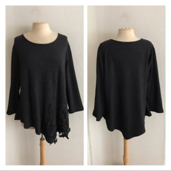 Suzanne Betro Sweaters - CLOSET CLOSING Suzanne Betro sweater